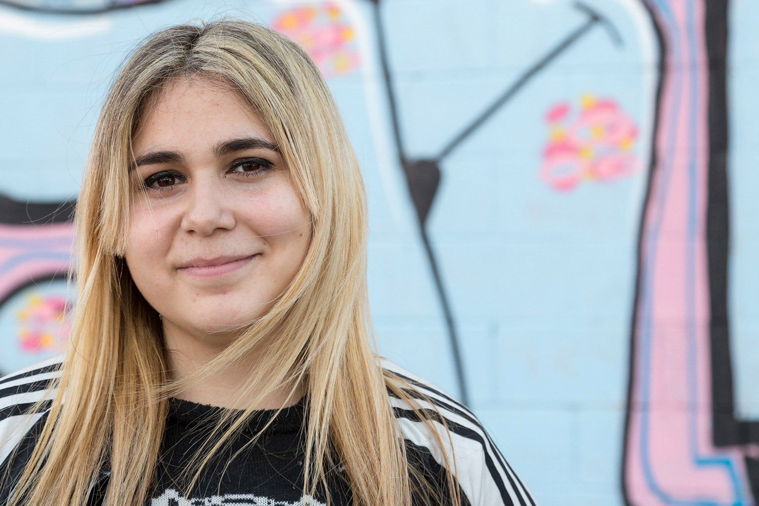 Brenda Sofia 19 years old from the city of quilmes, <br> studied law, pint or graffiti 4 years ago <br> simply because it is their cable to ground.